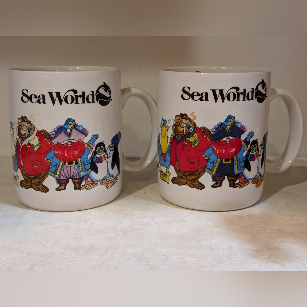 Vintage! Pair SeaWorld Shamu & Friends Ceramic Mugs